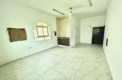 Apartment - 1 Bathroom for rent in Al Jurf Industrial 2 - Al Jurf Industrial - Ajman