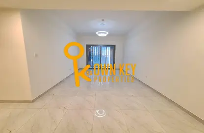 Apartment - 2 Bedrooms - 3 Bathrooms for rent in Titanium Tower - Al Karama - Dubai