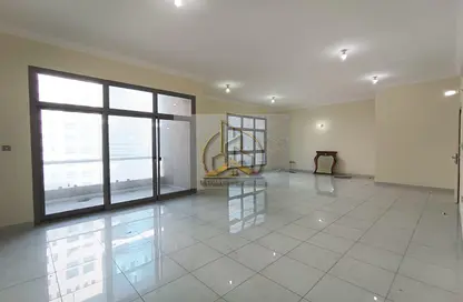 Apartment - 3 Bedrooms - 5 Bathrooms for rent in Al Khalidiya - Abu Dhabi