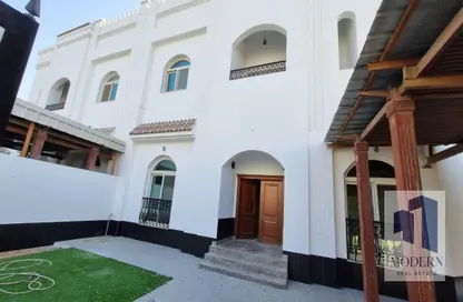 Villa - 5 Bedrooms - 7 Bathrooms for rent in Jumeirah 3 - Jumeirah - Dubai