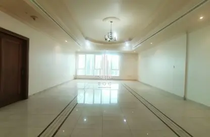 Apartment - 3 Bedrooms - 5 Bathrooms for rent in Cornich Al Khalidiya - Al Khalidiya - Abu Dhabi