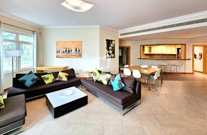 Apartment - 3 Bedrooms - 4 Bathrooms for rent in Al Das - Shoreline Apartments - Palm Jumeirah - Dubai