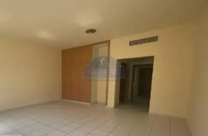 Apartment - 1 Bathroom for rent in Y20 - England Cluster - International City - Dubai