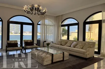 Villa - 4 Bedrooms - 5 Bathrooms for rent in Garden Homes Frond E - Garden Homes - Palm Jumeirah - Dubai