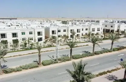 Townhouse - 2 Bedrooms - 2 Bathrooms for rent in Waterfall District - Al Ghadeer - Abu Dhabi