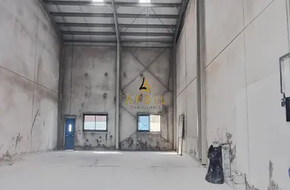 Warehouse - Studio - 1 Bathroom for rent in Al Khabisi - Deira - Dubai