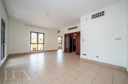 Apartment - 3 Bedrooms - 4 Bathrooms for sale in Kamoon 2 - Kamoon - Old Town - Dubai