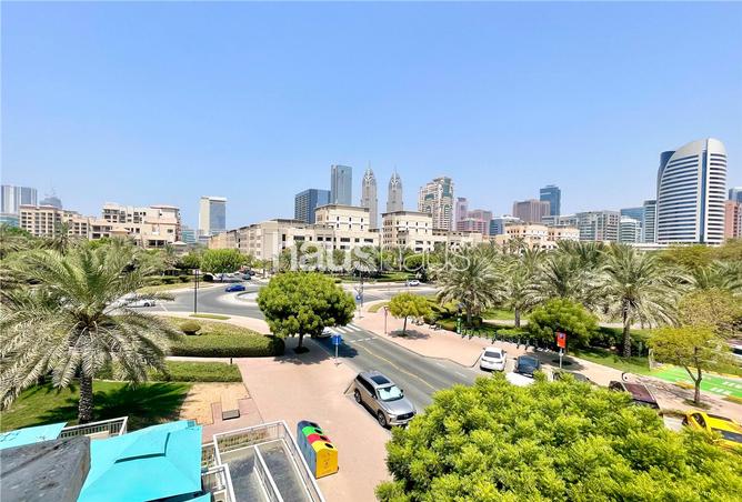 Apartment - 2 Bedrooms - 3 Bathrooms for sale in Arno A - Arno - The Views - Dubai