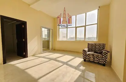 Apartment - 2 Bedrooms - 2 Bathrooms for rent in Hoshi - Al Badie - Sharjah