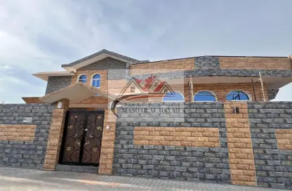 Villa - 5 Bedrooms - 5 Bathrooms for rent in Al Falaj - Al Riqqa - Sharjah