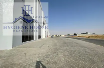 Warehouse - Studio - 1 Bathroom for rent in Umm Al Thuoob - Umm Al Quwain