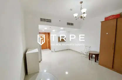 Apartment - 1 Bathroom for rent in Lakeside Tower B - Lakeside Residence - Dubai Production City (IMPZ) - Dubai