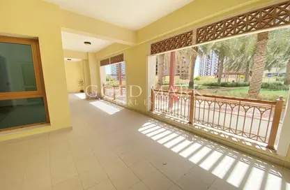 Apartment - 2 Bedrooms - 2 Bathrooms for sale in Marina Residences 6 - Marina Residences - Palm Jumeirah - Dubai