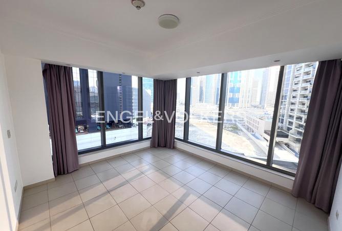 Apartment - 1 Bedroom - 2 Bathrooms for rent in Silverene Tower B - Silverene - Dubai Marina - Dubai