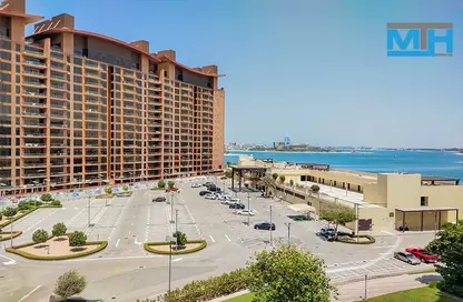 Apartment - 3 Bedrooms - 4 Bathrooms for rent in Al Das - Shoreline Apartments - Palm Jumeirah - Dubai