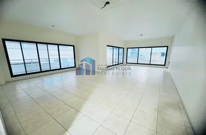 Apartment - 3 Bedrooms - 3 Bathrooms for rent in Rigga Road - Al Rigga - Deira - Dubai