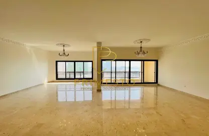 Apartment - 4 Bedrooms - 4 Bathrooms for rent in 3 Sails Tower - Corniche Road - Abu Dhabi