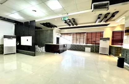 Retail - Studio for rent in Al Nasr Plaza - Oud Metha - Bur Dubai - Dubai