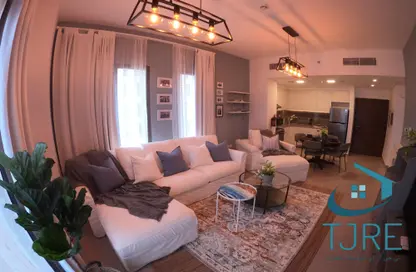 Apartment - 1 Bedroom - 2 Bathrooms for sale in Hayat Boulevard-2A - Hayat Boulevard - Town Square - Dubai