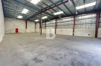 Warehouse - Studio for rent in Phase 1 - Dubai Investment Park (DIP) - Dubai