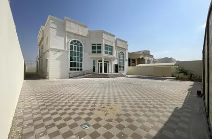 Villa - 6 Bedrooms for rent in Madinat Al Riyad - Abu Dhabi