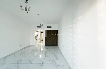 Apartment - 1 Bathroom for rent in Serenity Lakes 5 - Jumeirah Village Circle - Dubai