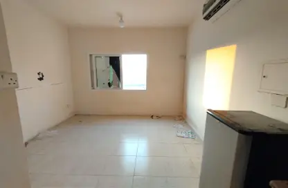 Apartment - 1 Bathroom for rent in Fire Station Road - Muwaileh - Sharjah