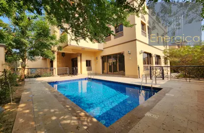 Compound - 5 Bedrooms - 6 Bathrooms for rent in Jumeirah 1 Villas - Jumeirah 1 - Jumeirah - Dubai