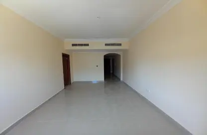 Apartment - 1 Bedroom - 2 Bathrooms for rent in Al Hoor Building - Muwaileh Commercial - Sharjah