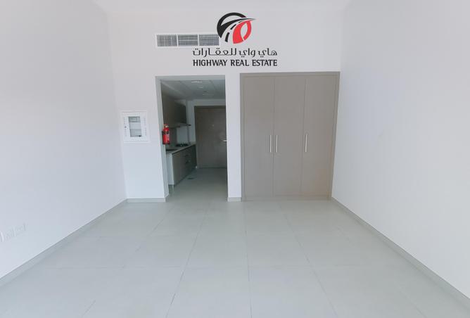 Apartment - 1 Bathroom for rent in Al Warsan 4 - Al Warsan - Dubai