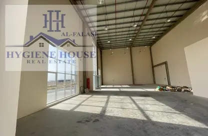 Warehouse - Studio - 1 Bathroom for rent in Umm Al Thuoob - Umm Al Quwain