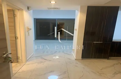 Apartment - 1 Bathroom for rent in Golden Dream Tower 1 - Jumeirah Village Circle - Dubai