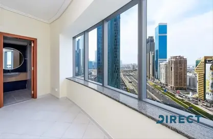 Apartment - 2 Bedrooms - 2 Bathrooms for rent in 21st Century Tower - Sheikh Zayed Road - Dubai