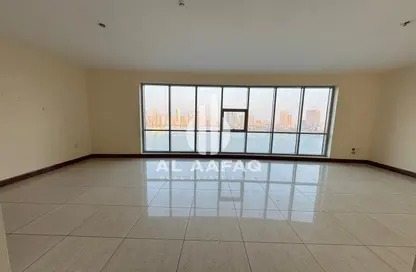 Apartment - 3 Bedrooms - 5 Bathrooms for rent in Al Majaz 3 - Al Majaz - Sharjah