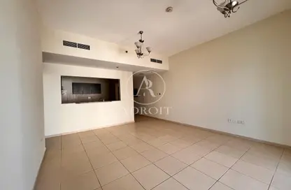 Apartment - 1 Bedroom - 1 Bathroom for sale in Mazaya 1 - Queue Point - Dubai Land - Dubai