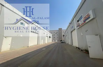 Warehouse - Studio - 2 Bathrooms for rent in Umm Al Thuoob - Umm Al Quwain