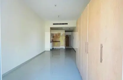 Apartment - 1 Bathroom for rent in Madison Residences - Majan - Dubai