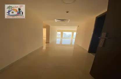 Apartment - 3 Bedrooms - 3 Bathrooms for rent in Al Qulaya'ah - Al Sharq - Sharjah