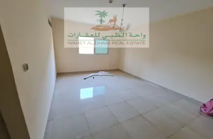 Apartment - 1 Bedroom - 2 Bathrooms for rent in Ameer Bu Khamseen Tower - Al Majaz 3 - Al Majaz - Sharjah