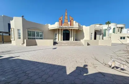 Villa - 4 Bedrooms - 6 Bathrooms for rent in Al Goaz - Wasit - Sharjah