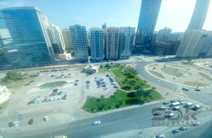 Apartment - 4 Bedrooms - 6 Bathrooms for rent in Nation Towers - Corniche Road - Abu Dhabi