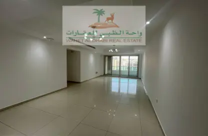 Apartment - 2 Bedrooms - 3 Bathrooms for rent in Crystal Plaza - Al Majaz 1 - Al Majaz - Sharjah