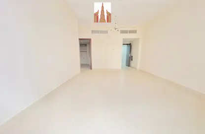 Apartment - 1 Bedroom - 2 Bathrooms for rent in Muwaileh 29 Building - Muwaileh - Sharjah