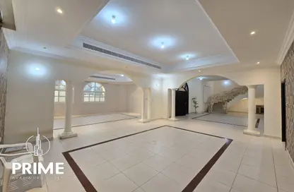 Villa - 5 Bedrooms for rent in Al Mushrif - Abu Dhabi