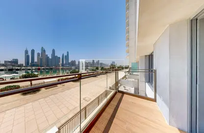 Apartment - 3 Bedrooms - 4 Bathrooms for sale in Marina Vista - EMAAR Beachfront - Dubai Harbour - Dubai