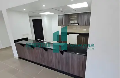 Apartment - 2 Bedrooms - 2 Bathrooms for sale in Tower 17 - Al Reef Downtown - Al Reef - Abu Dhabi