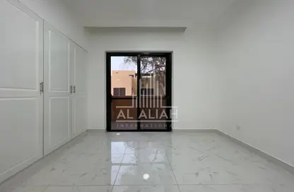 Villa - 5 Bedrooms - 5 Bathrooms for rent in Al Karamah - Abu Dhabi