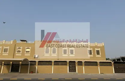 Villa - 4 Bedrooms - 5 Bathrooms for rent in Al Faseel - Fujairah