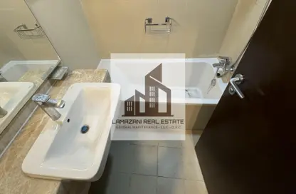 Apartment - 2 Bedrooms - 3 Bathrooms for rent in Cornich Al Khalidiya - Al Khalidiya - Abu Dhabi