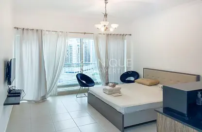 Apartment - 1 Bathroom for rent in Burj Al Nujoom - Downtown Dubai - Dubai